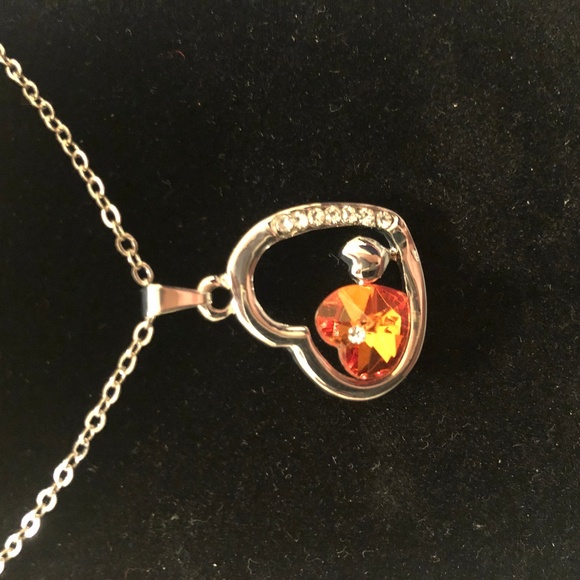 made with Swarovski crystal Pendant Chain Necklace - Picture 1 of 7
